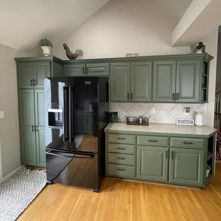 Green-Painted-Kitchen-Cabinet-Ideas-ourlifeintheclouds