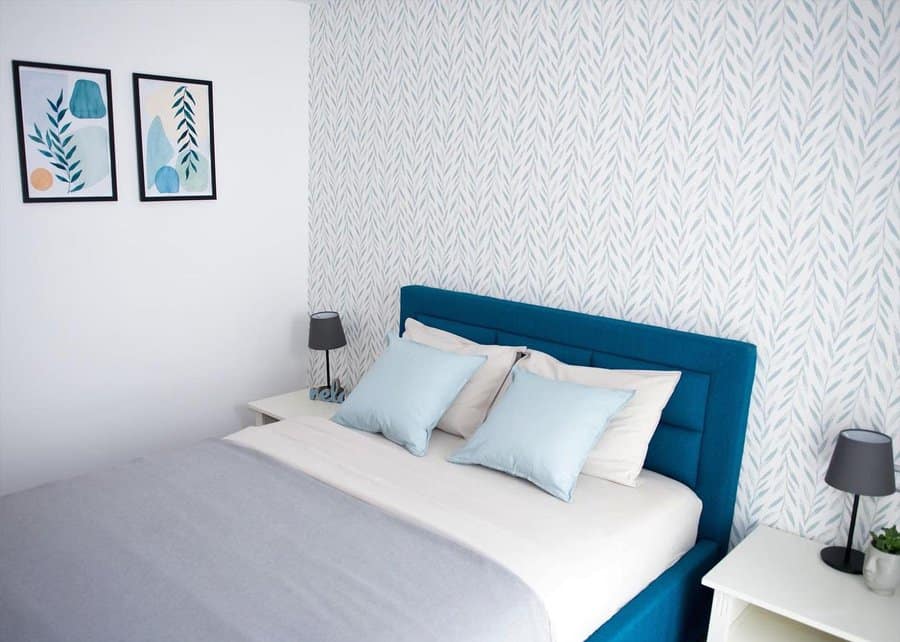 Headboard-Blue-Bedroom-Ideas-loriju.home_-1