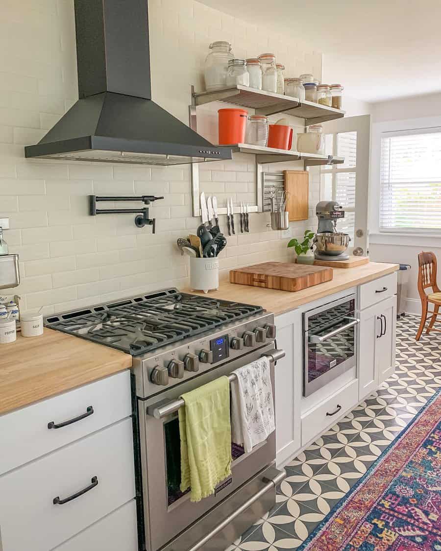 Pattern-Kitchen-Flooring-Ideas-marydecrescenzio.photo_