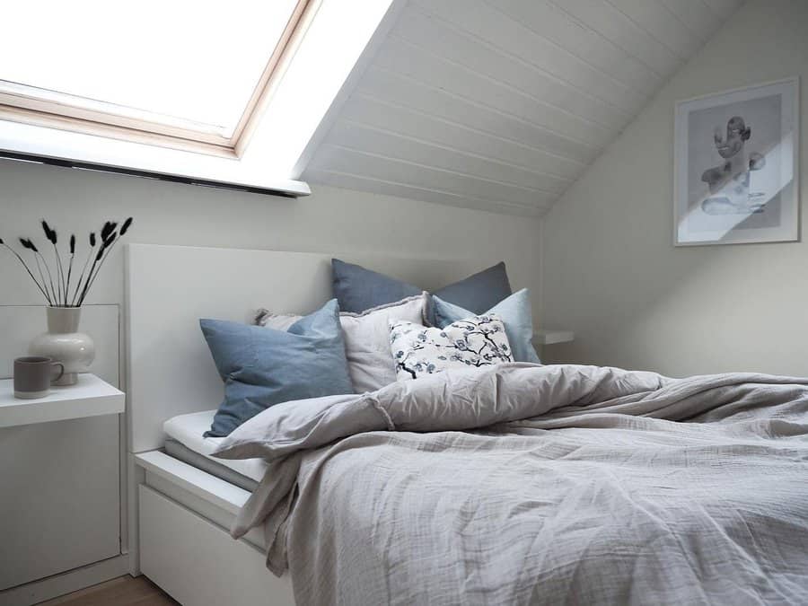 Small-Grey-Bedroom-Ideas-casa_caroline