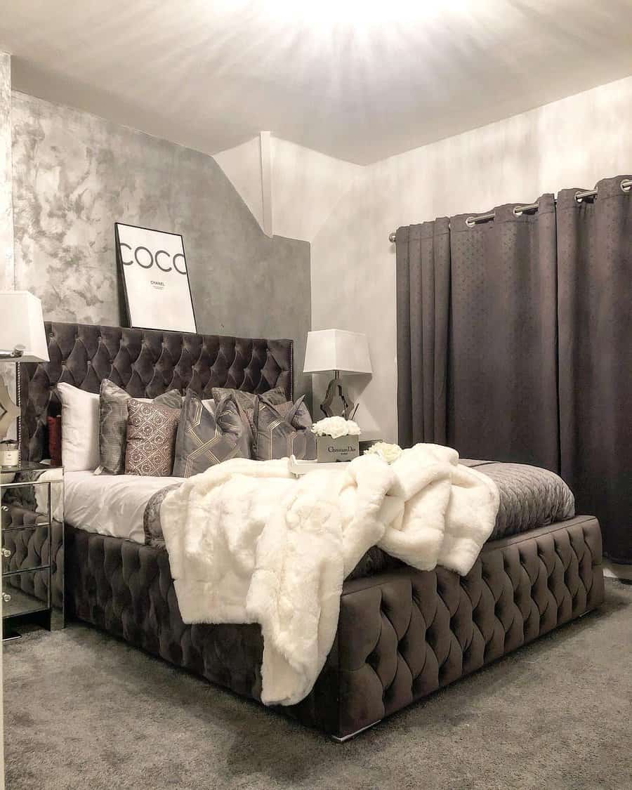 Small-Grey-Bedroom-Ideas-fiftyshadesofhome