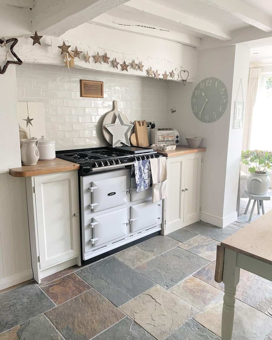 Stone-Kitchen-Flooring-Ideas-joy_interiors