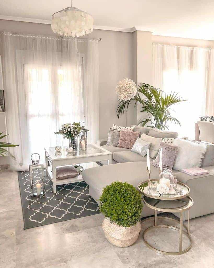 Glam-White-Living-Room-Ideas-paula_silvagn