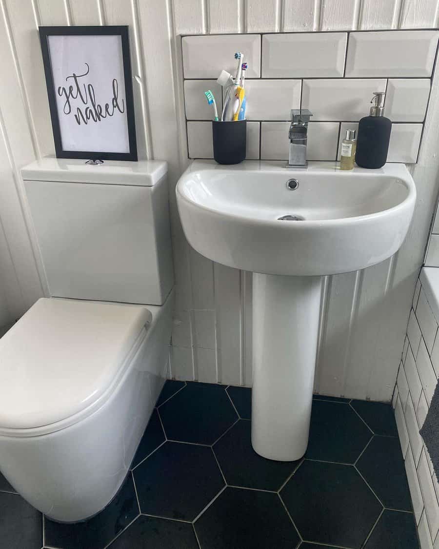 Hexagon-Vinyl-Small-Bathroom-Flooring-Ideas-baseatbarnton