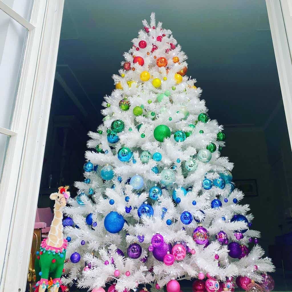 rainbow-christmas-tree-ideas-vpofdaydreaming-1066999