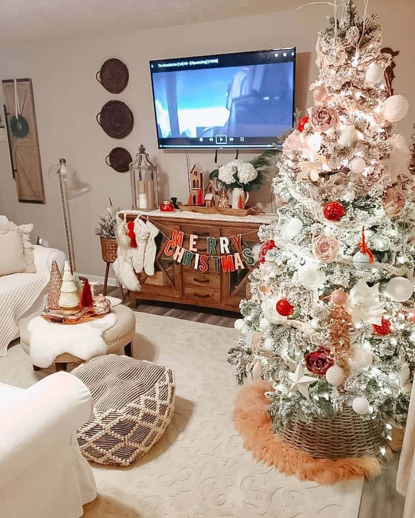 white-christmas-tree-ideas-ashleymariehomes-7803743