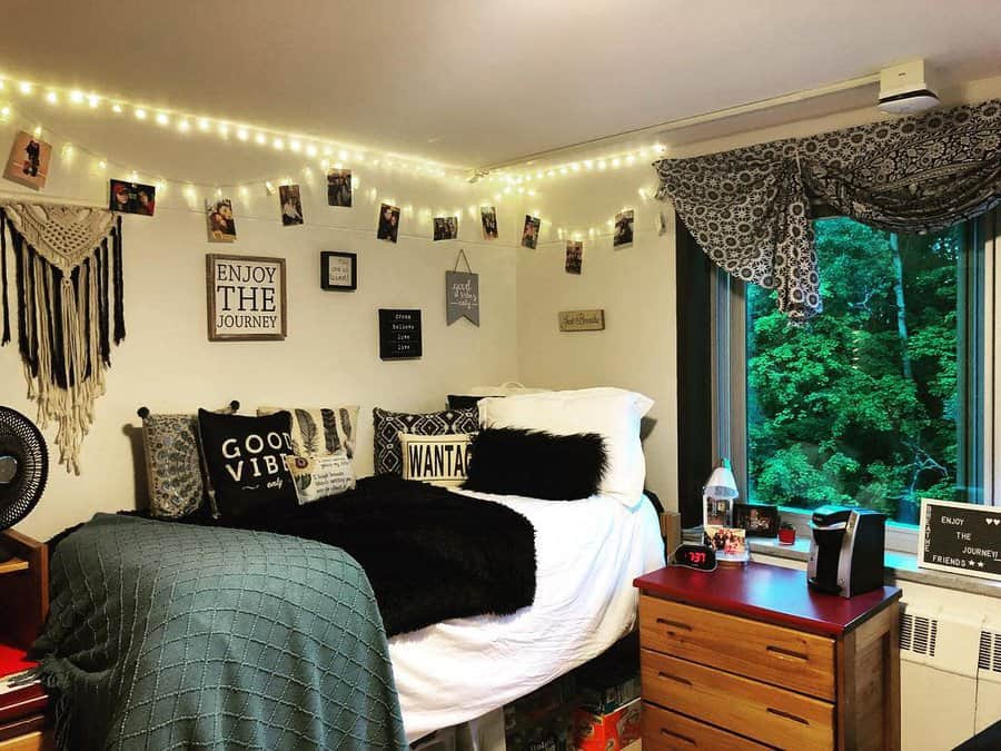 Boho Dorm Room Ideas Lizsaxy