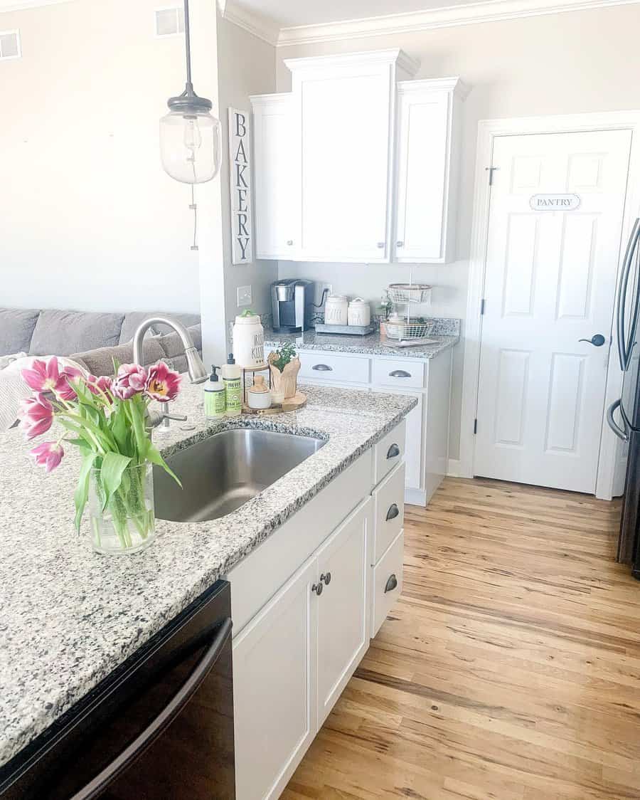 Farmhouse White Kitchen Ideas Theholtzhouse