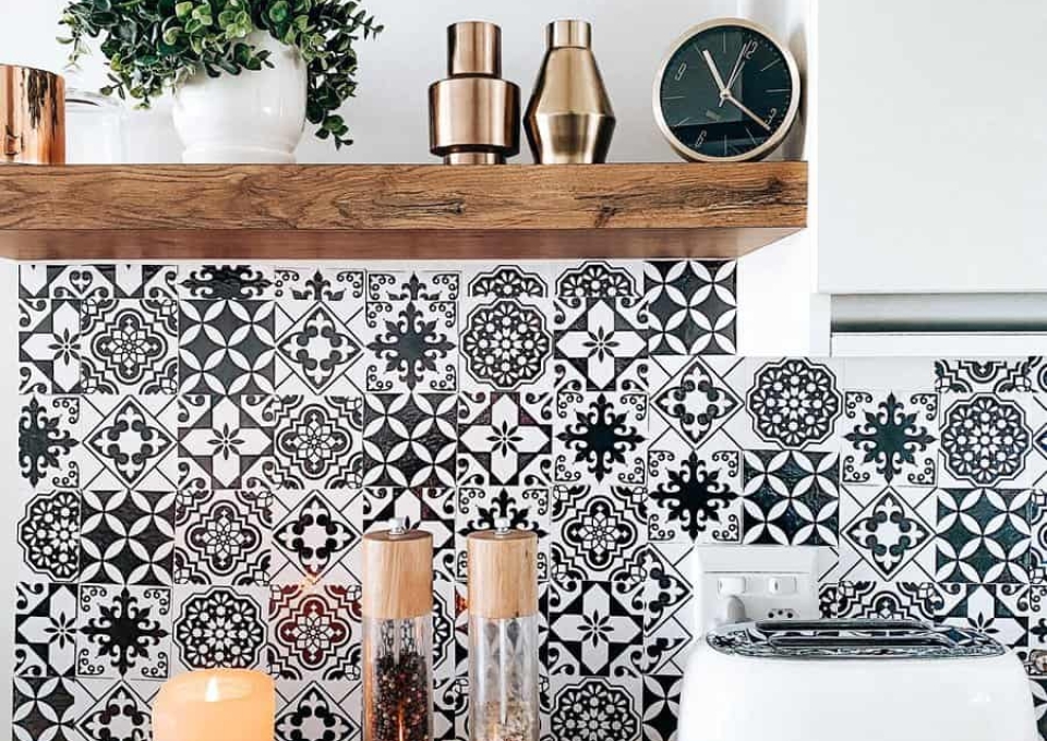 Peel And Stick Tiles Kitchen Backsplash Ideas On A Budget Bobejaan