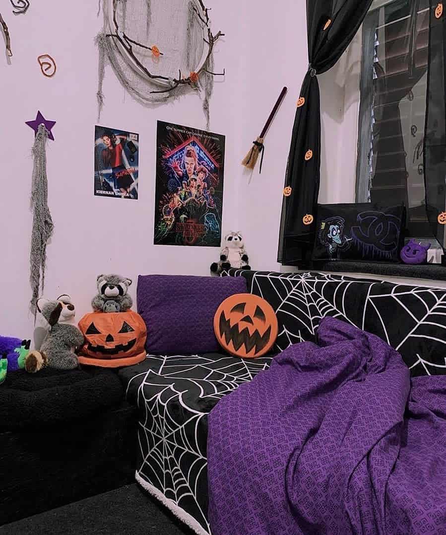 Room Halloween Decoration Ideas Theguax