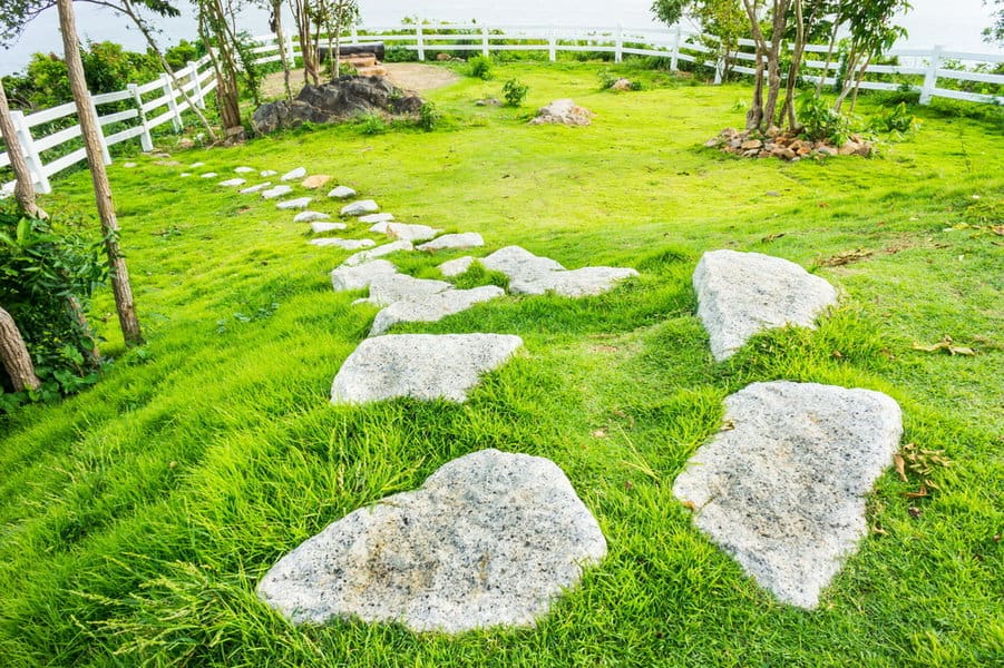 Stepping Stone Garden Path Ideas