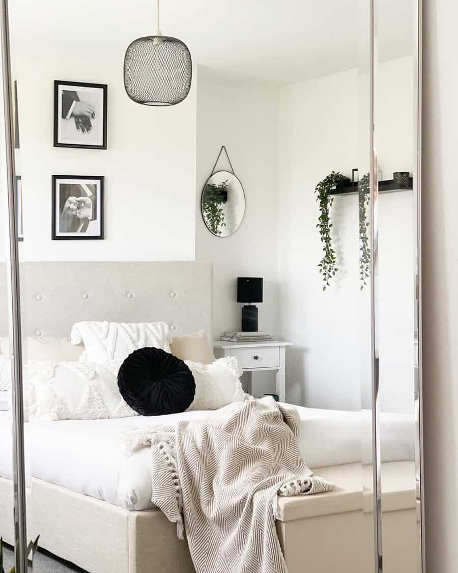 Decor Black And White Bedroom Ideas Here At Hollands