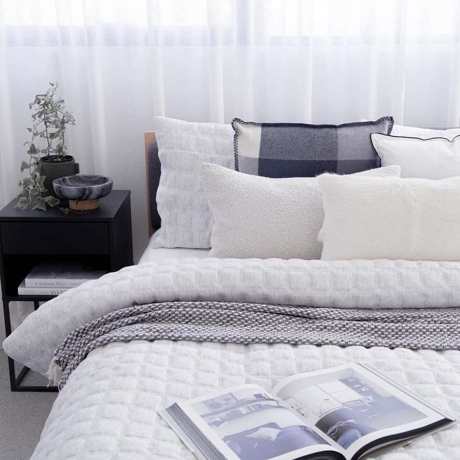 Minimalist Black And White Bedroom Ideas Nirvana Haus