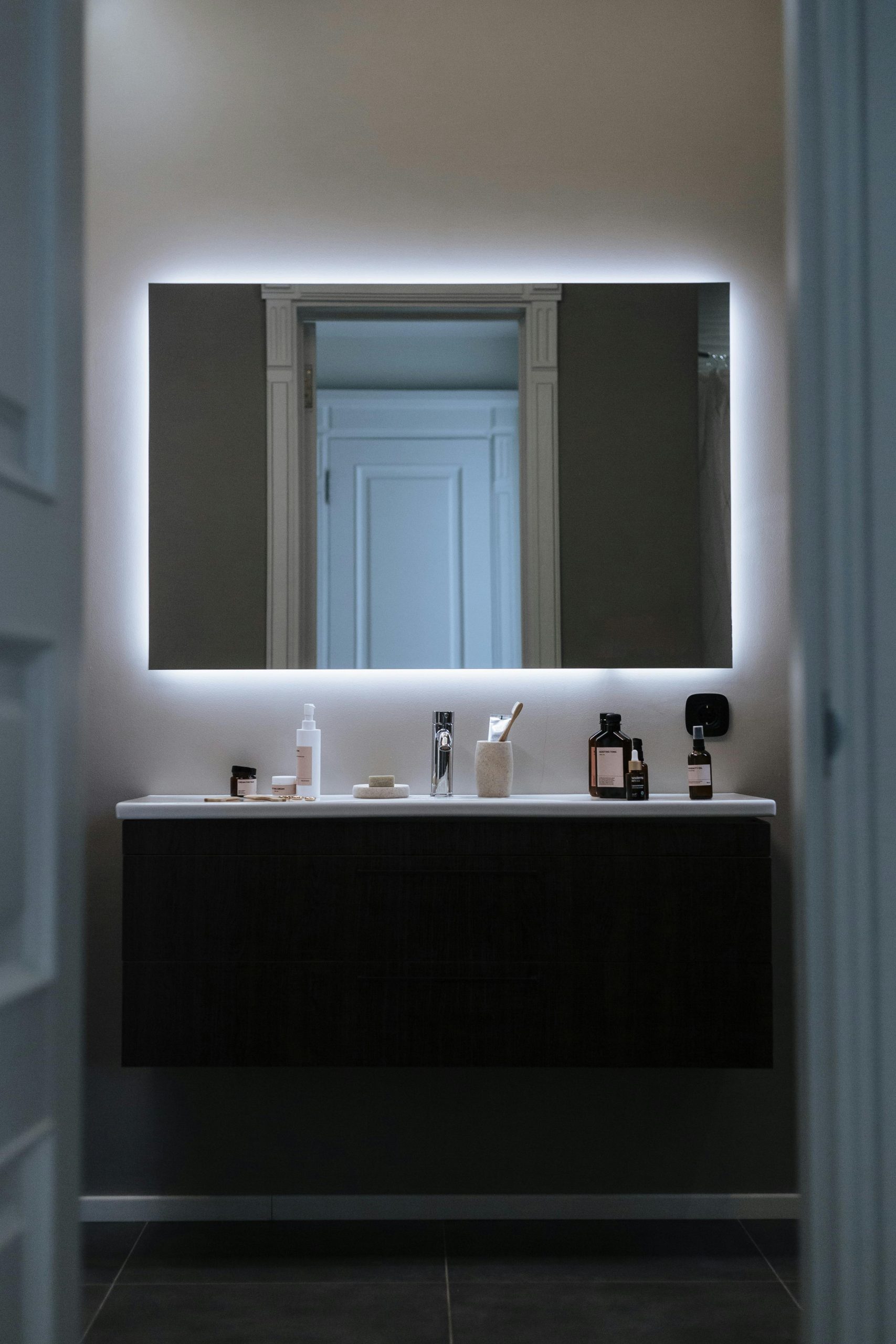 How to Choose the Right LED Bathroom Mirror