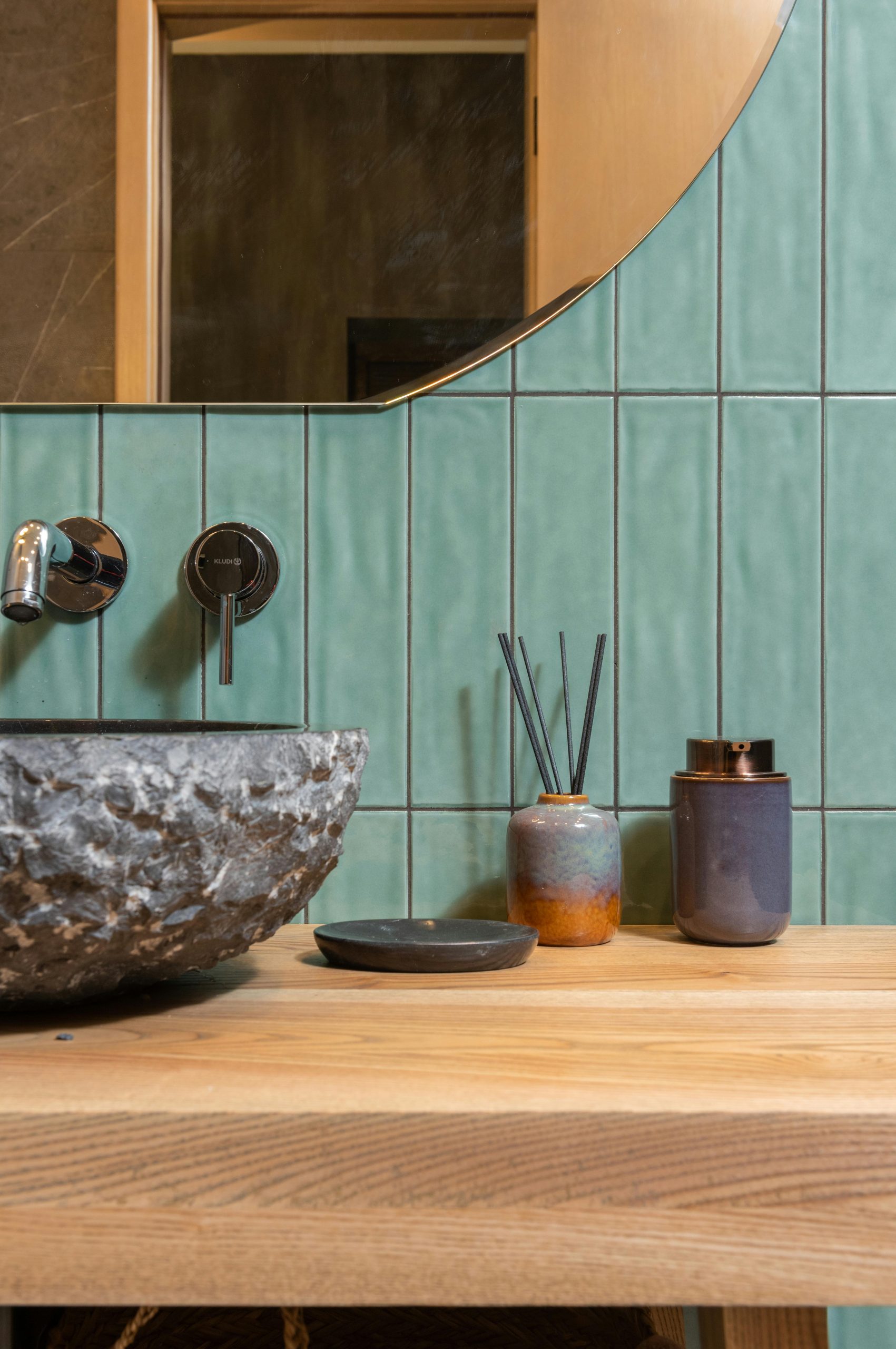 How to Choose the Right Materials for Bathroom Walls