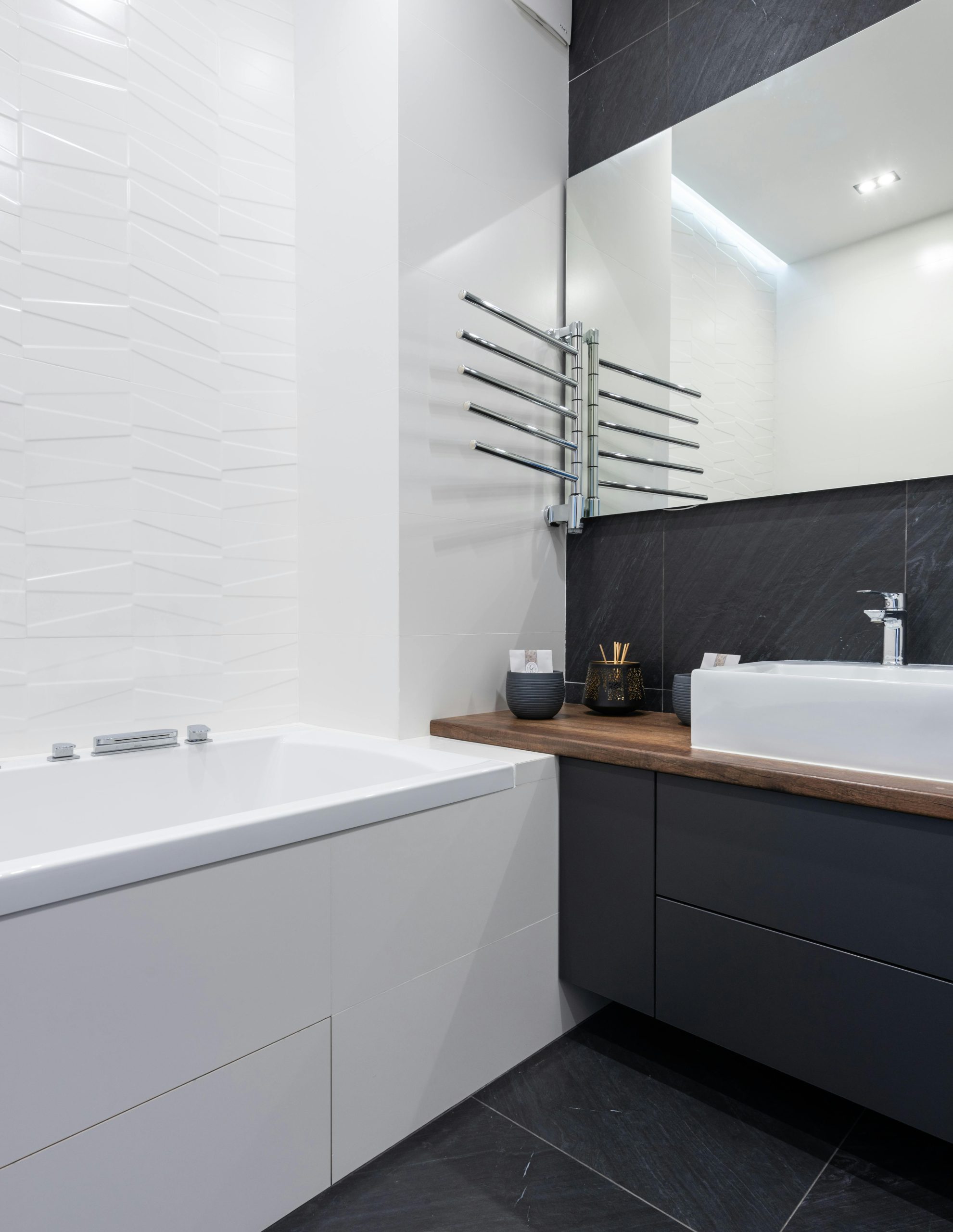 Introduction to Black and White Bathroom Designs